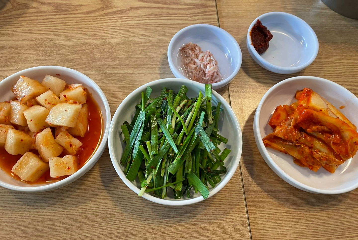 이모네 수육국밥 기본찬
