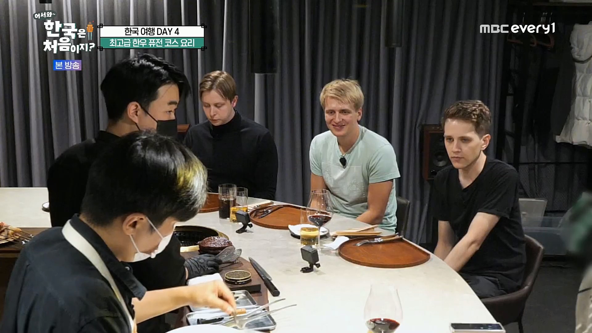 어서와~ 한국은 처음이지.E275.221222p.H264-F1RST.mp4_20221223_211141.413.jpg