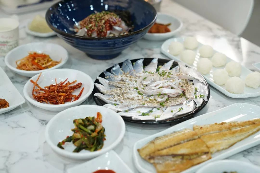 생방송투데이 경남 거제 갈치의 신세계! 갈치튀김&#44; 갈치회&#44; 갈치통구이&#44; 무뼈 갈치 조림 맛집 추천