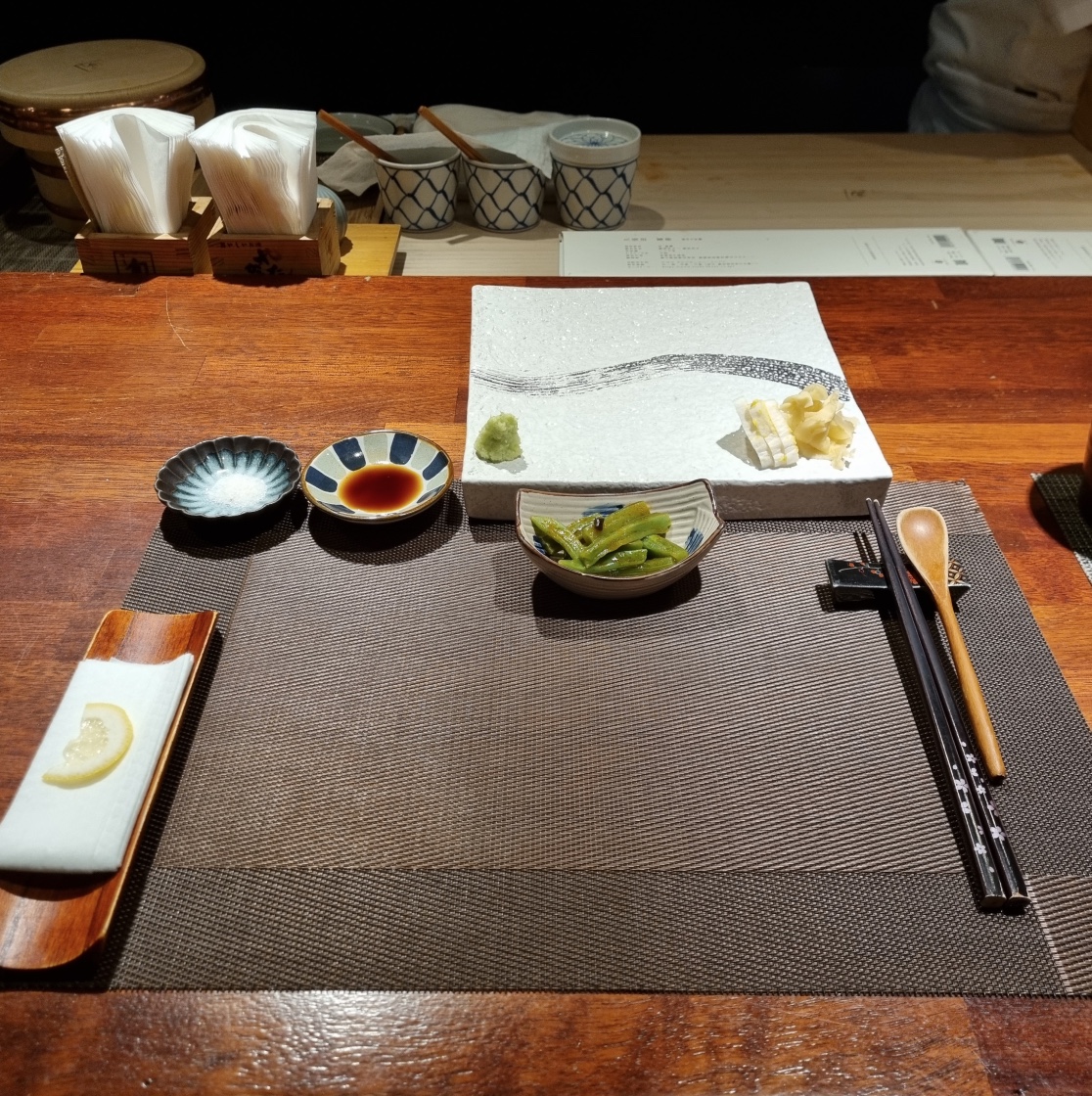 오마카세 바 테이블
