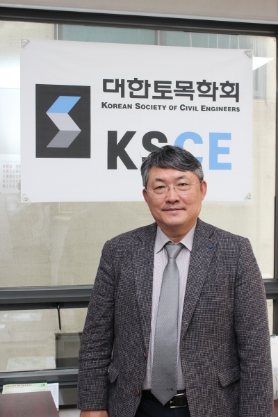  70년을 돌아보며..."포스트 토목 30년" - 대한토목학회 이승호 회장