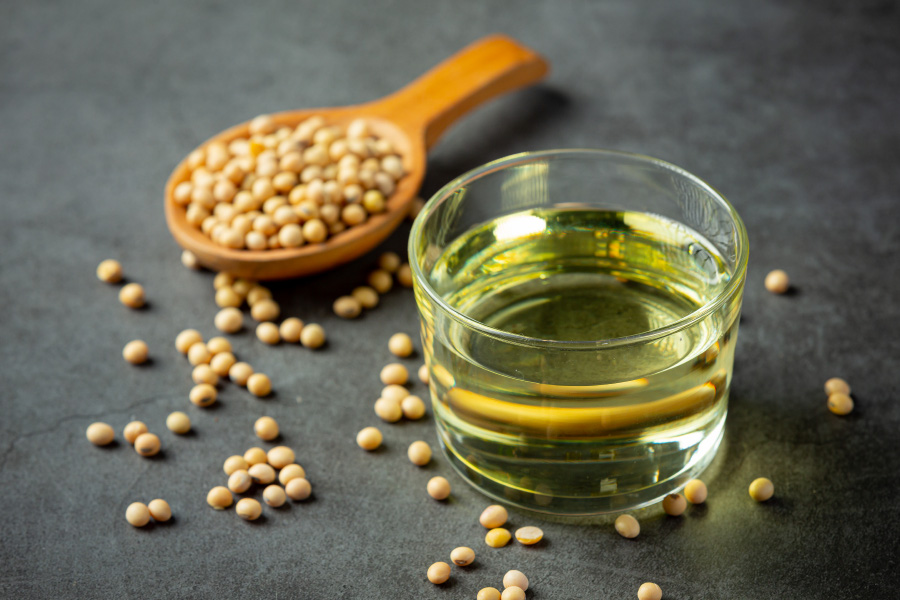 soybean-oil-soybean-food-beverage-products-food-nutrition-concept-900