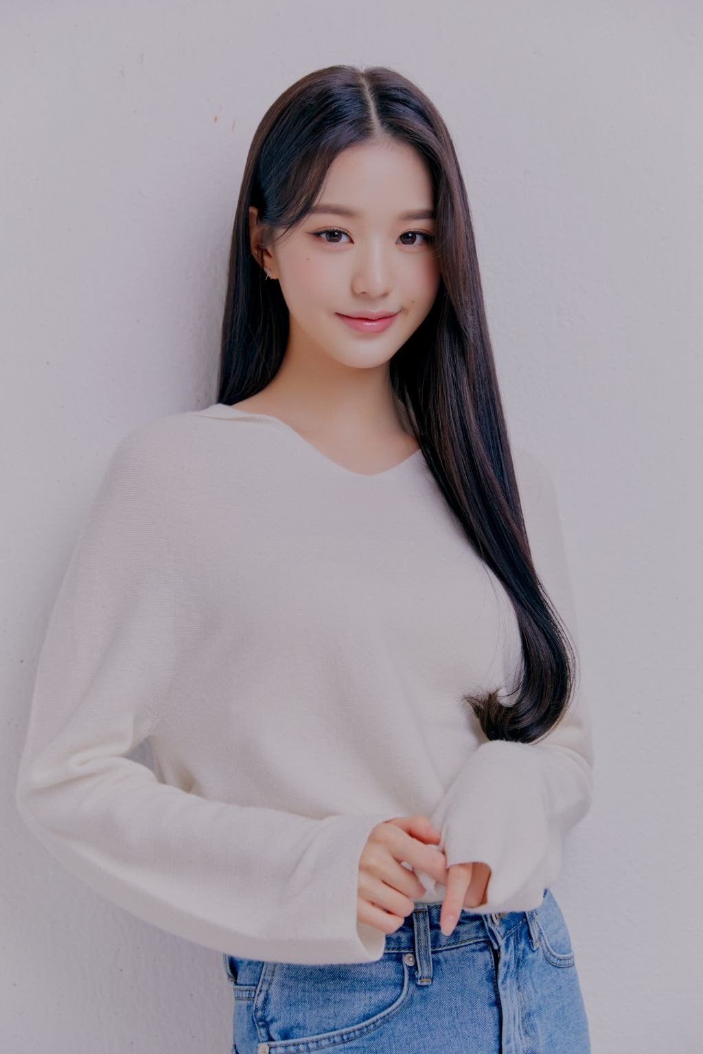  장원영 키르시 화보컷과 소속사 프로필 사진