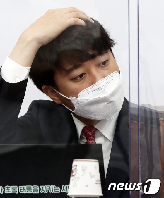  "이준석 성접대 방식 고약, 증거인멸도 시도…물러나라"