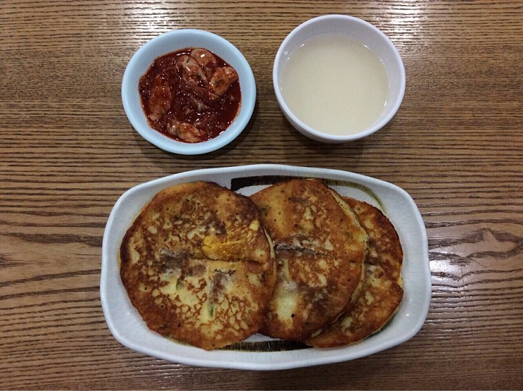  서민들의 술안주, 녹두전(Mung Bean Pancake)