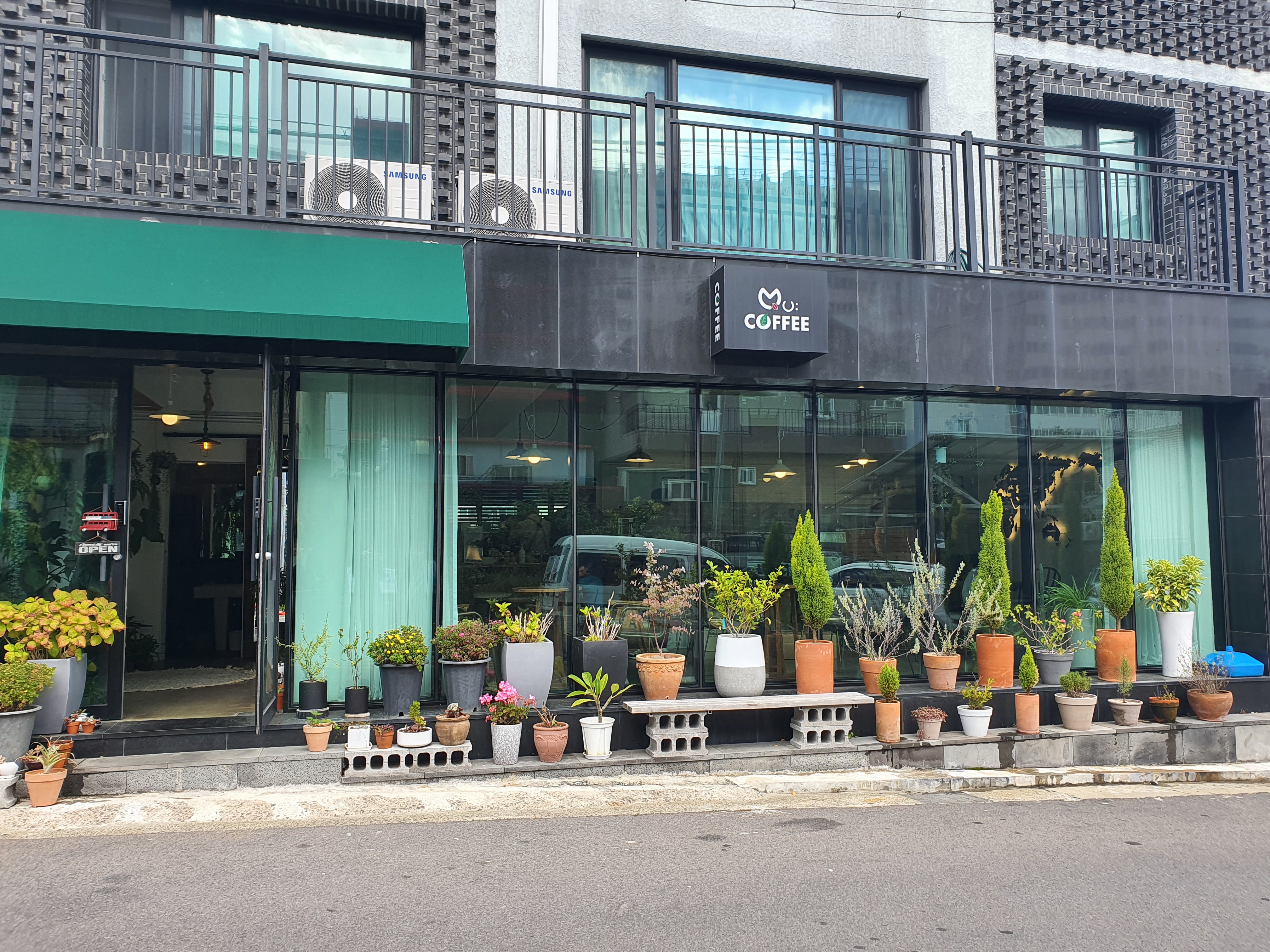 뮤커피 이미지