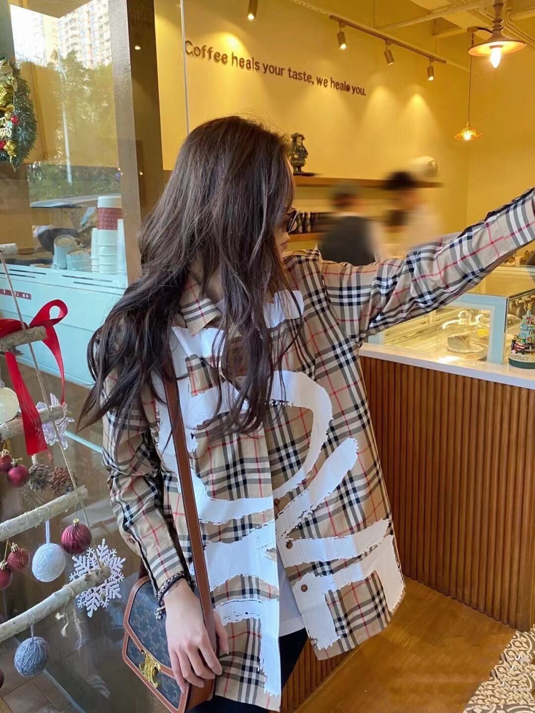  [BURBERRY] 버버리 LOVE 프린트 셔츠 8038128