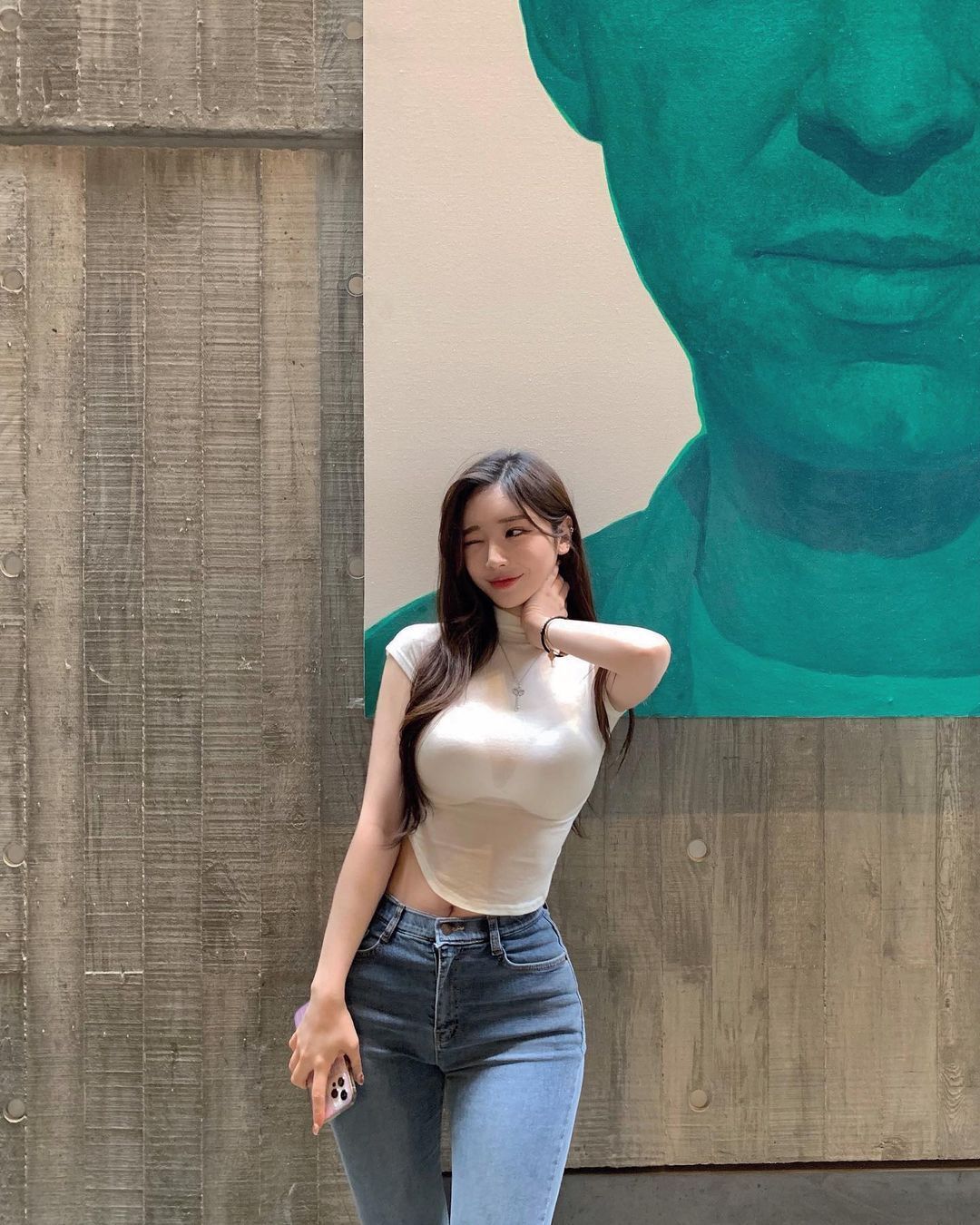 청바지가 잘 어울리는 여자 금화 몸매 청바지 뒷모습 뒤태7