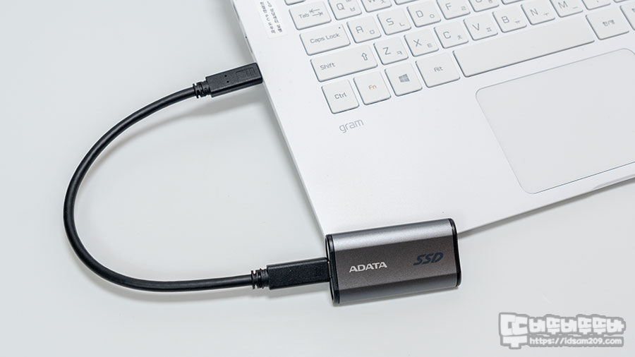  작고 성능 좋은 휴대용 SSD, ADATA Elite SE880 500GB