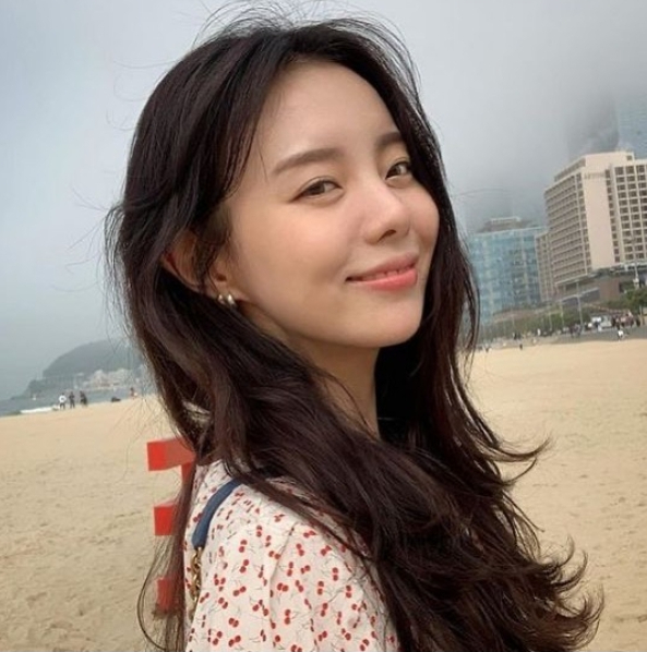  미지우 : 쇼핑몰 Mejiwoo , 제이홉 친누나, 결혼