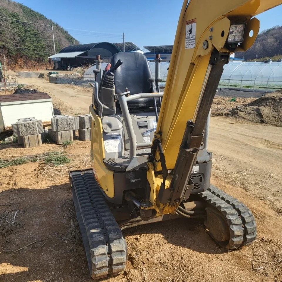  얀마 VIO17 2015년식 1700만원 판매합니다.