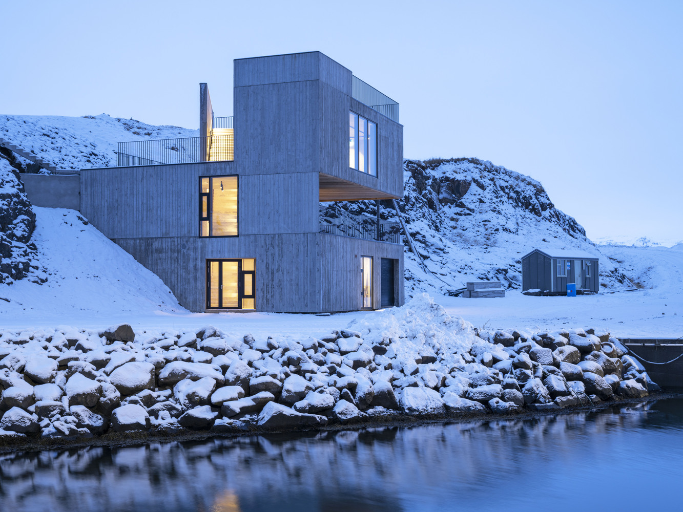  단순함으로 지역의 특색을 담은 건축 <Visitor Centre in Iceland>