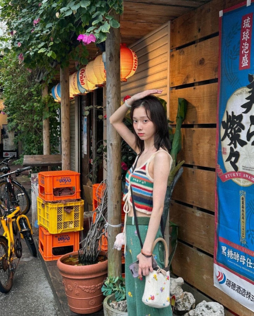  '오키나와 여행' 에스파 윈터, 입는 옷마다 화제...일본 홀릴 만하네 "첫사랑 비주얼"