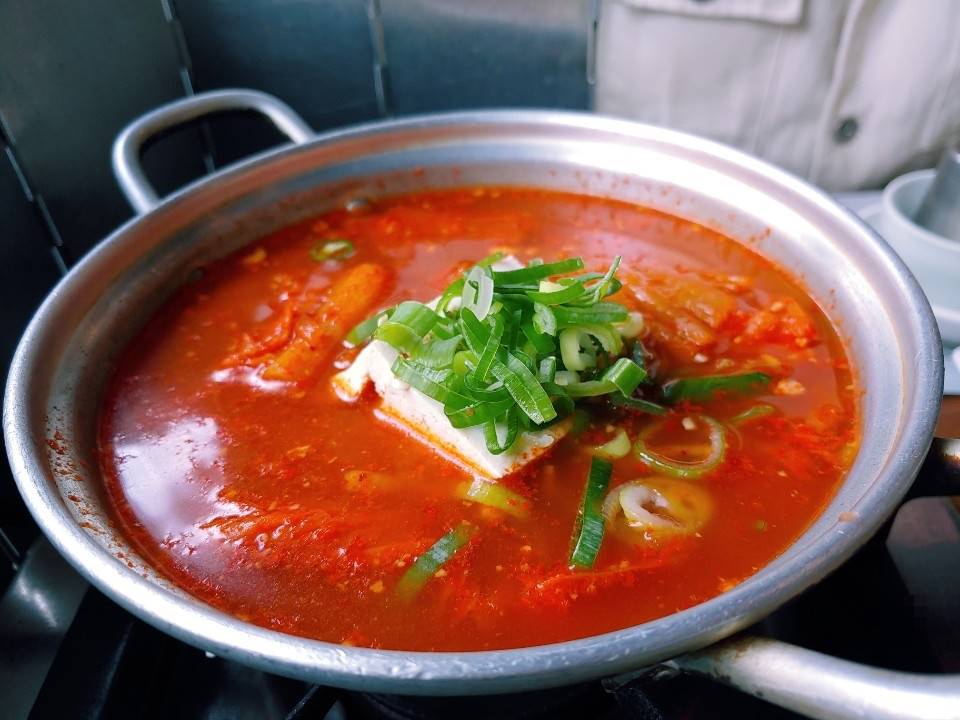 육화식당 김치찌개