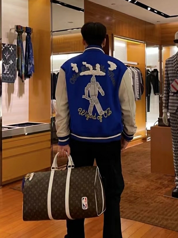  [LOUIS VUITTON] 루이비통 위자드 오브 오즈 바시티 자켓 1A53HN