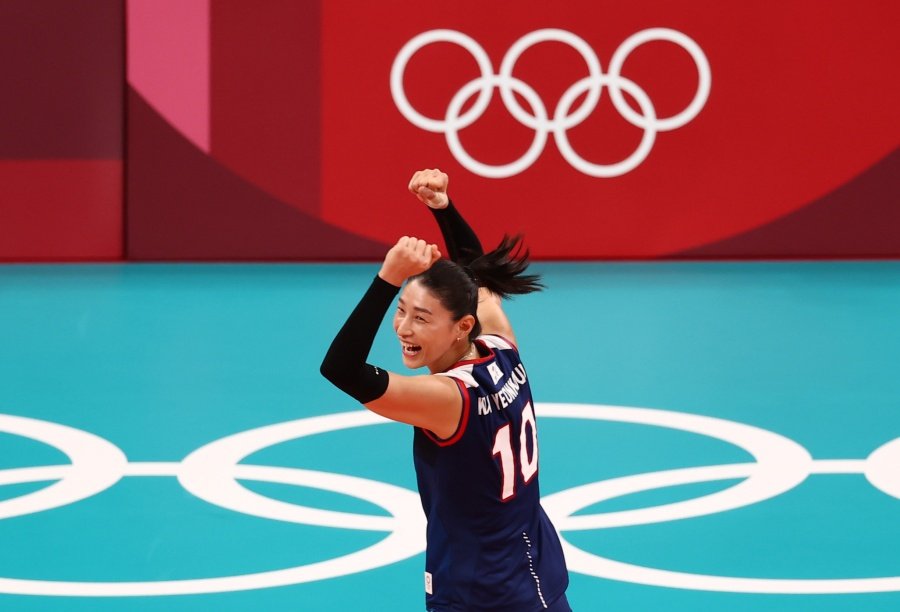  무슨 뜻인 줄 알고…日언론 "한국 스타 김연경, 별명은 식빵언니"