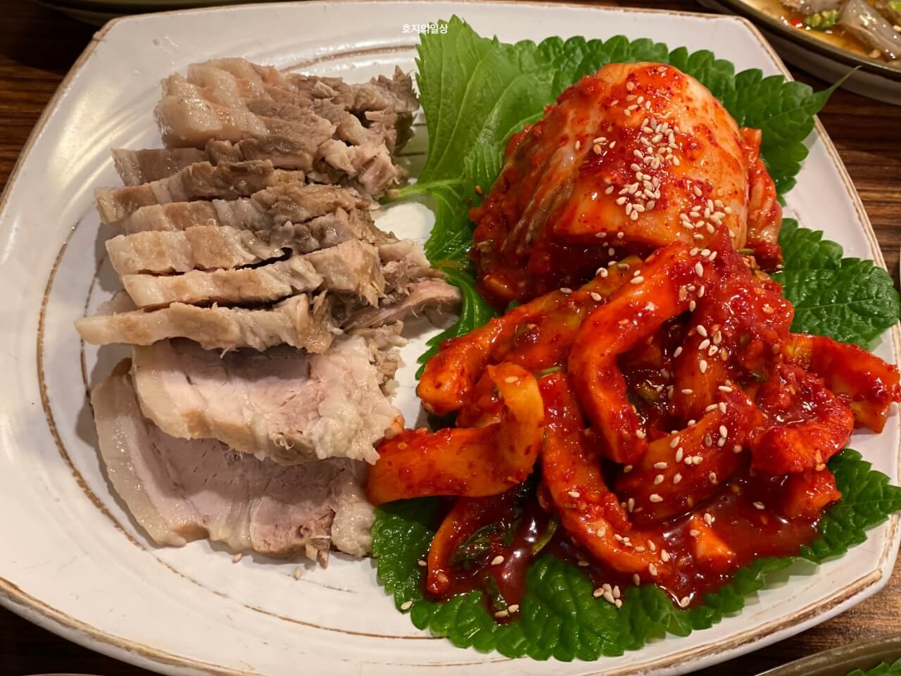 서초 교대역 맛집 마음은 콩밭에 - 메뉴 보쌈 정식