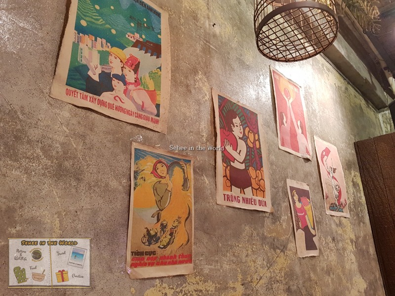 샤로수길 음식점 안녕베트남 내부 데코 포스터