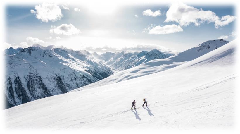 &quot;눈 위의 모험&#44; 겨울 산행을 위한 완벽한 장비 선택 가이드(겨울 등산)&quot;