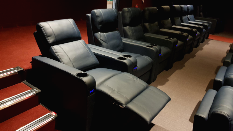  화제의 개봉작 뮬란 실사화를 CGV 리클라이너로 편안하게 감상!