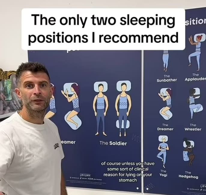 건강하게 자려면 군인처럼 자라? VIDEO: Posture expert recommends TWO sleep positions for spine support