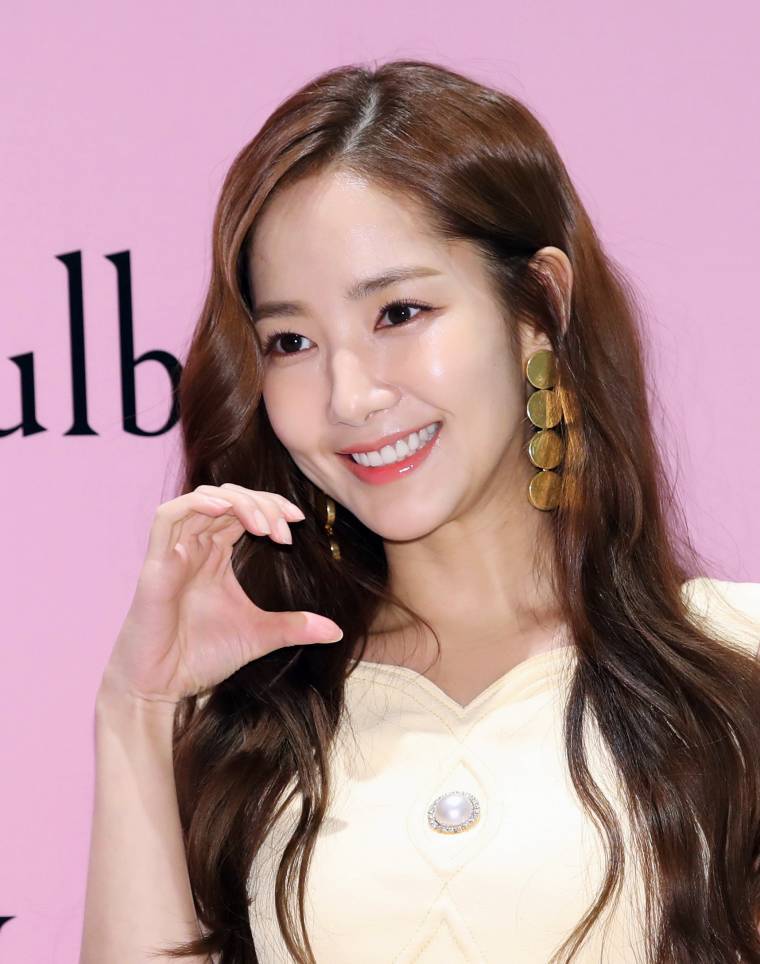박민영 멀버리 플래그십스토어