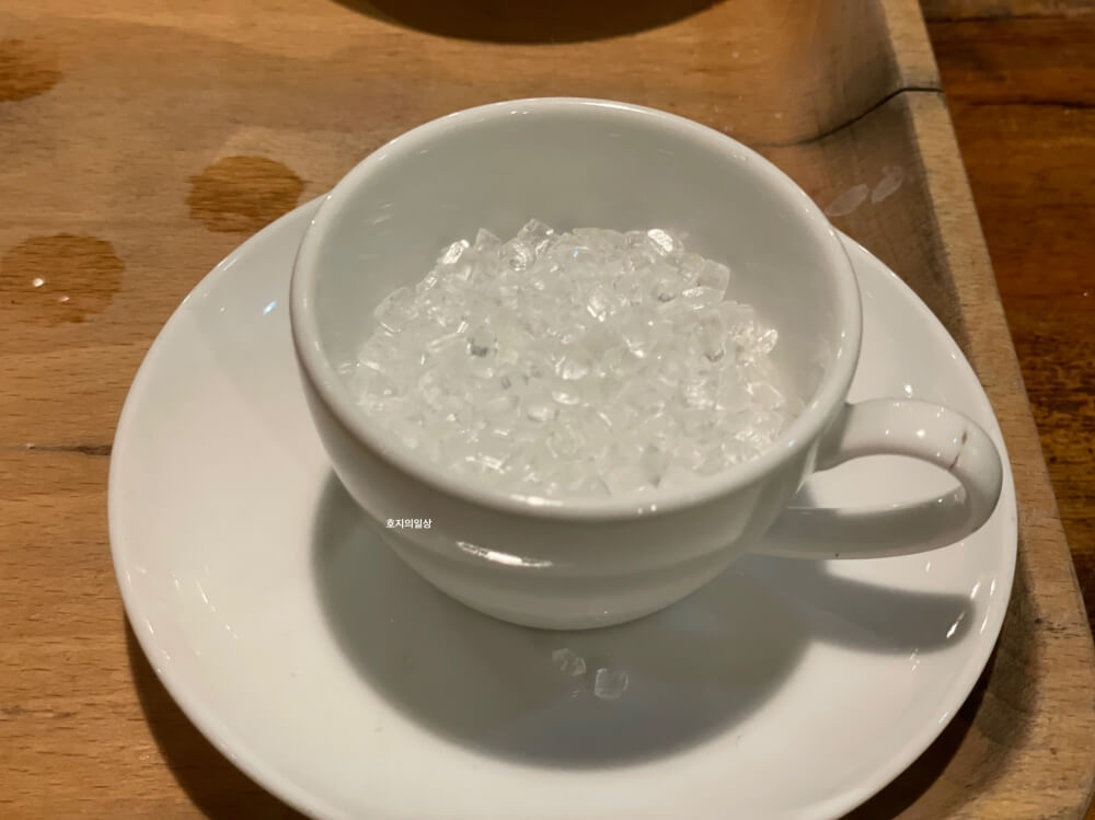 나트랑 맛집 안카페 2호점 - 티 세트 제공 알 설탕