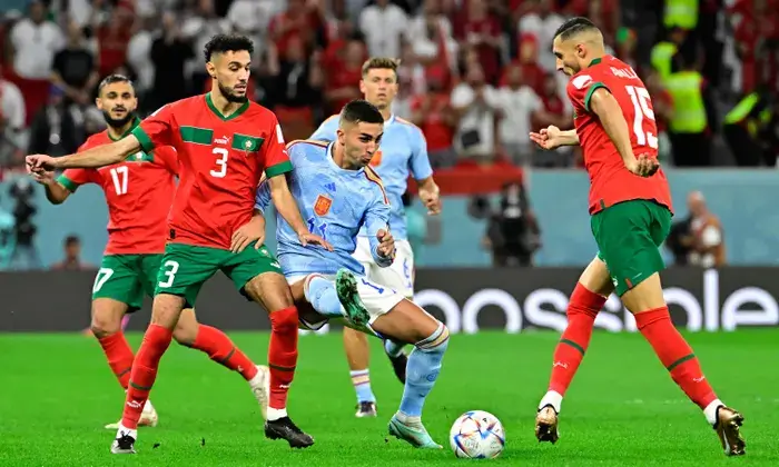 모로코 스페인 선수들의 경기 모습