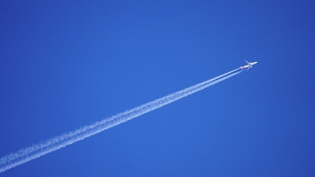 울산 제주 노선 비행기 운항 모습과 비슷한 사진