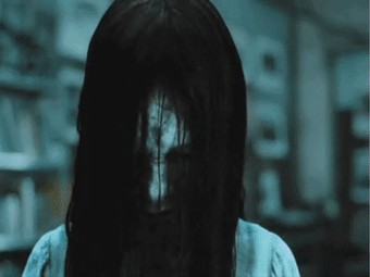  공포) 귀신의 목을 칼로 그어봤는데...