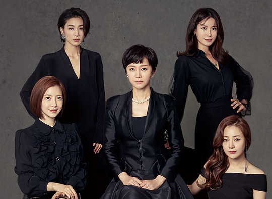  한 지상파가 거절했다가 대박 난 작품들