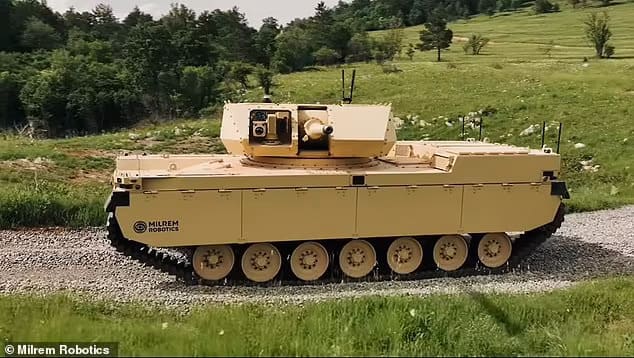  킬러 로봇 등장! ...무인 'Type-X' AI로 작동되는 탱크 VIDEO: First live firing from the Type-X Robotic Combat Vehicle