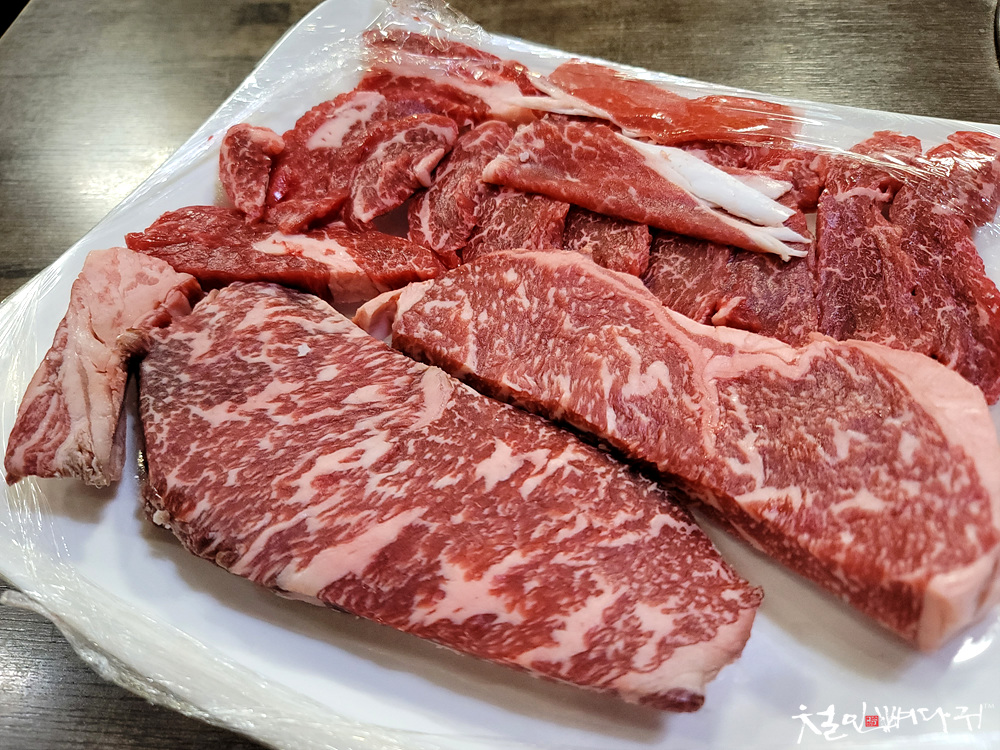 복수한우날고기 이미지