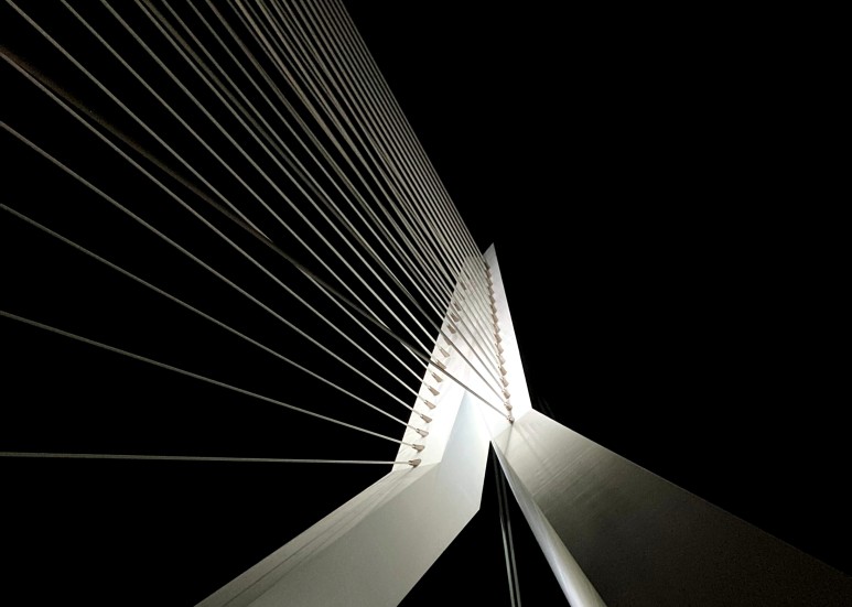 pi첨단소재 성장성 높은 3