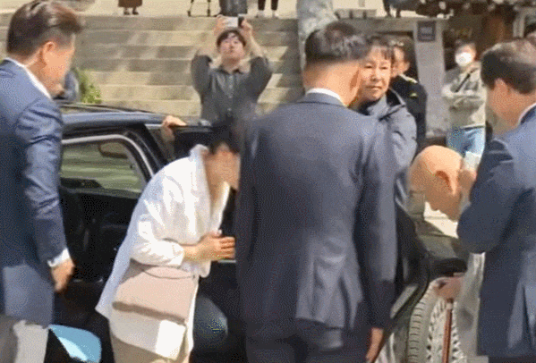  자격들도 안되는 대통령 전성시대 ㅣ 미 언론 ‘트럼프-박근혜 비교’