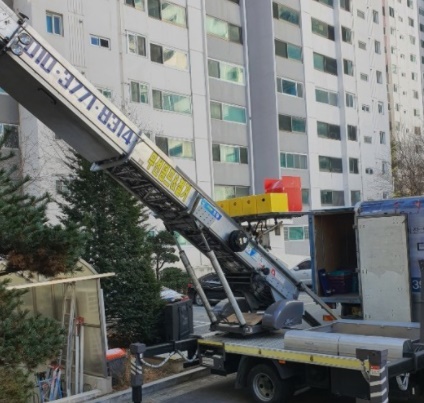  이사 하는 꿈, 어딘지 모르는 곳으로 새집으로, 낡은 집으로, 집주인에게 쫓겨나는 꿈해몽등 여러가지 입니다.
