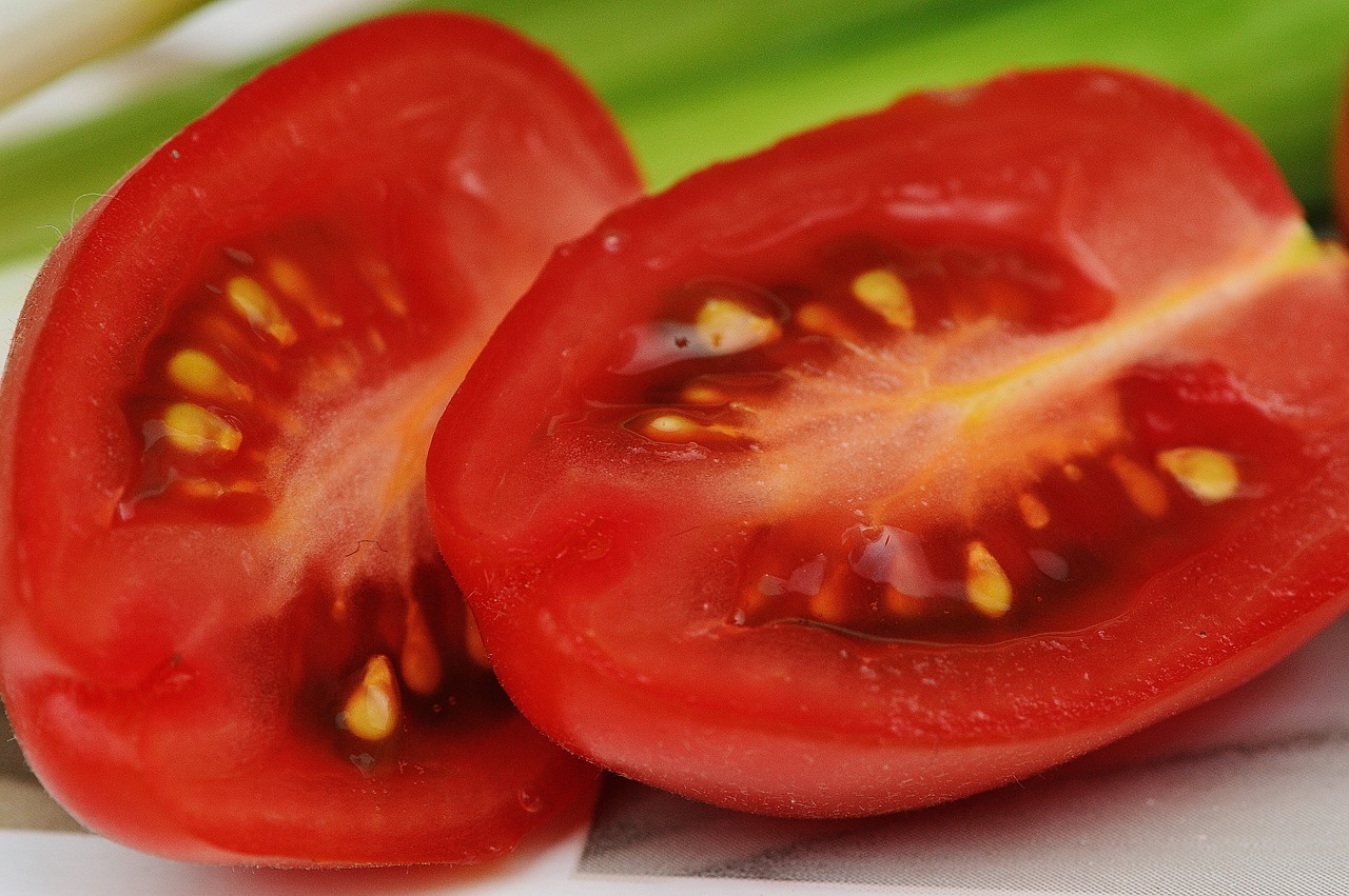  토마토 효능 부작용 칼로리등에 대해 알아 봅시다.