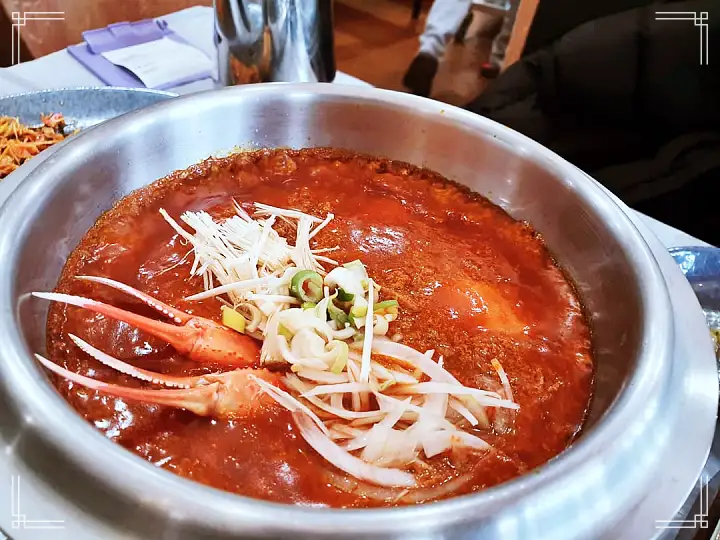 식객 허영만 백반기행 붉은대게 요리 문희경 편 대게 게짜박이 두부게살찜 울진 맛집 소개