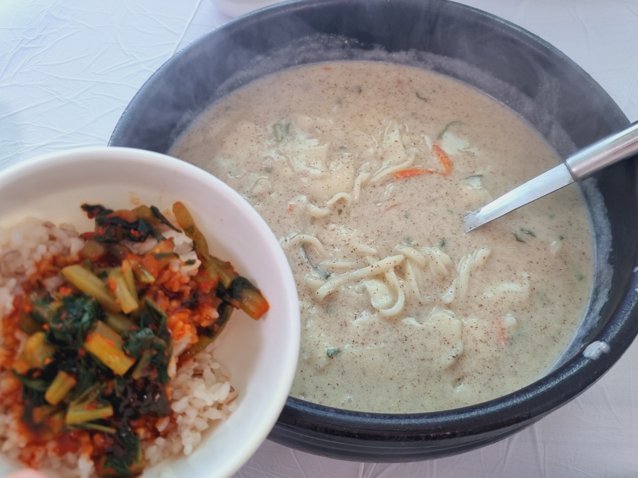  고소한 들깨칼국수를 시키면 열무보리밥이 공짜! 들깨칼제비 맛집, 다만나!(평택 죽백동 맛집)