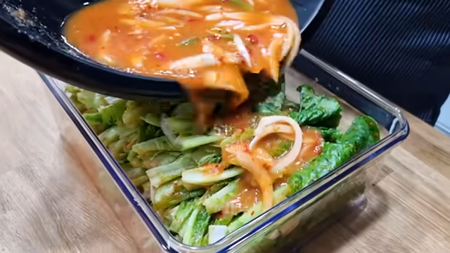 "평소에 먹던 상추 겉절이가 아닙니다!" 저렴한 비용으로 집에서 쉽게 만들 수 있는, 아삭아삭하고 풋내 나지 않는 맛있는 밥 반찬 레시피 18 img