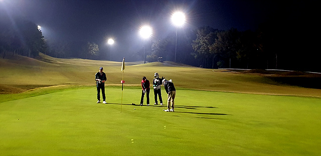 스크린골프장에서 진검승부를 - 8