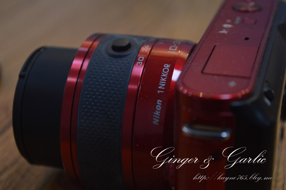  니콘 미러리스 카메라 J1 : J 시리즈 - 저렴한 미러리스 카메라, NIKON 빨간색,10-30mm 줌 렌즈