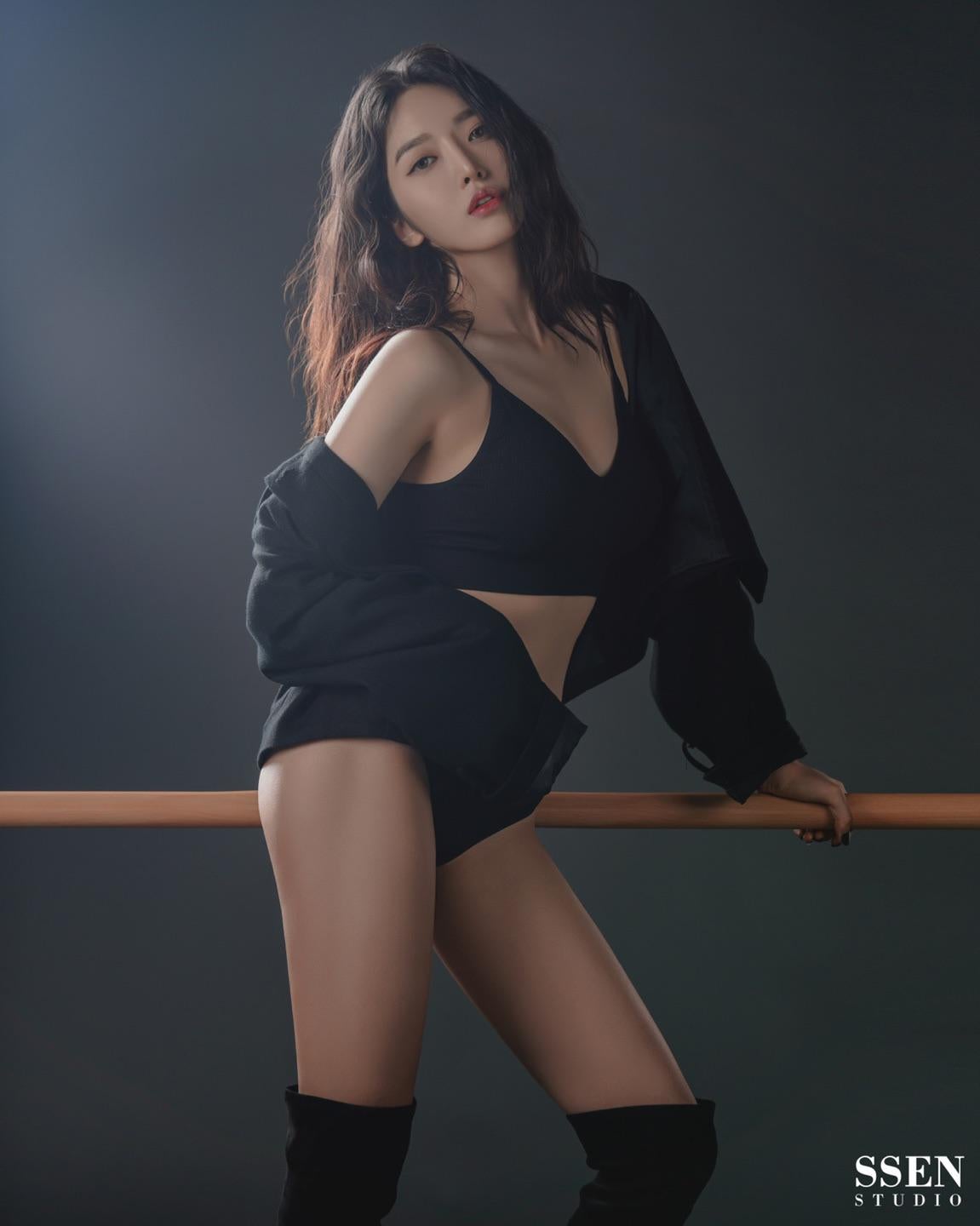  AOA찬미 바디프로필 수영복 몸매 화보 사진