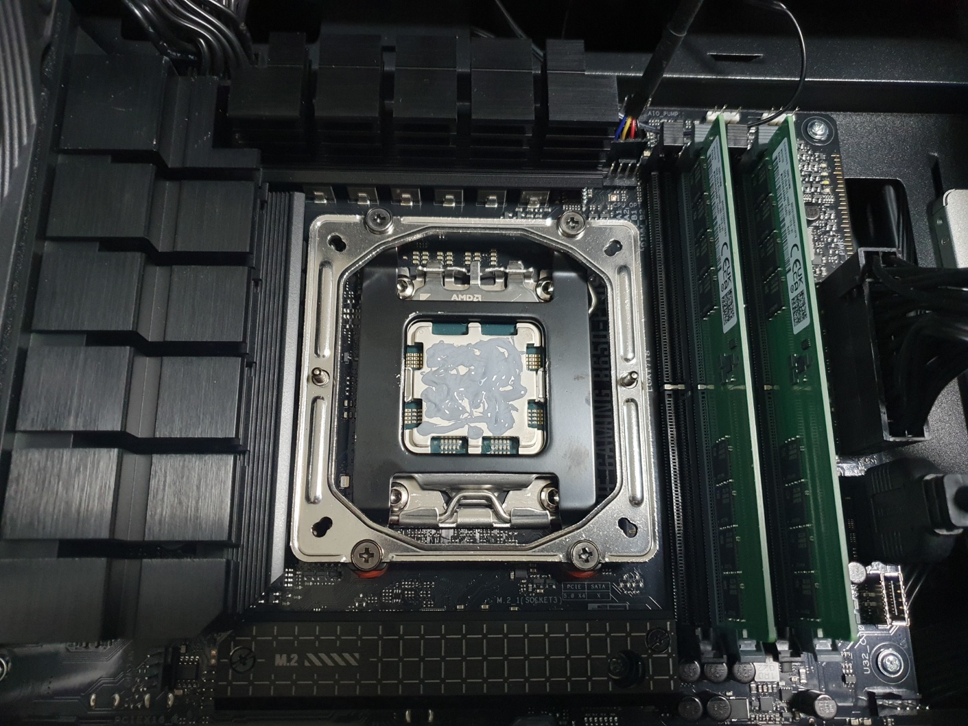 AMD 라이젠 7700X, B650 메인보드, AM5 쿨러 조립, 부팅 실패 Amd 라이젠 7700X, B650 메인보드, Am5 쿨러 조립, 부팅 실패
