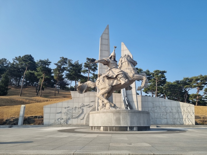 계백장군-동상