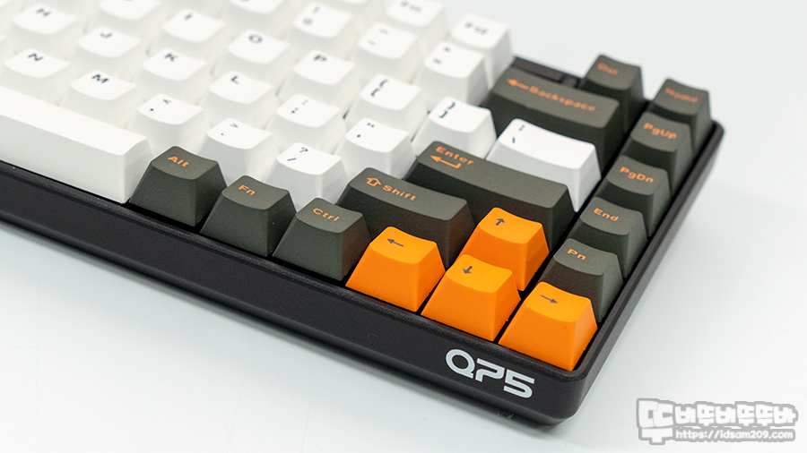  75% 무선 키보드 Mistel  Q75 Gloaming
