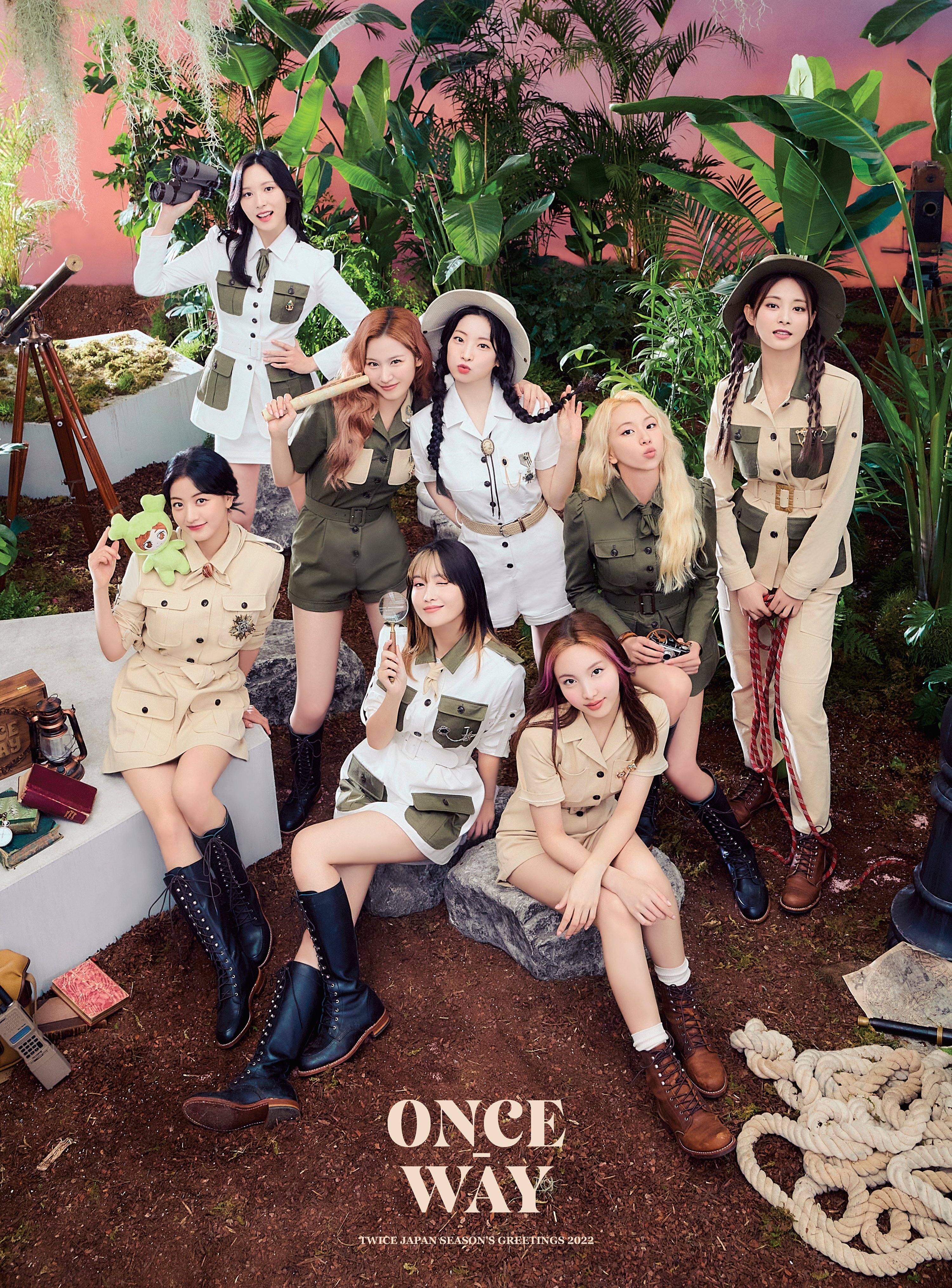  트와이스 2022년 일본 시즌 그리팅 'ONCE-WAY' 화보