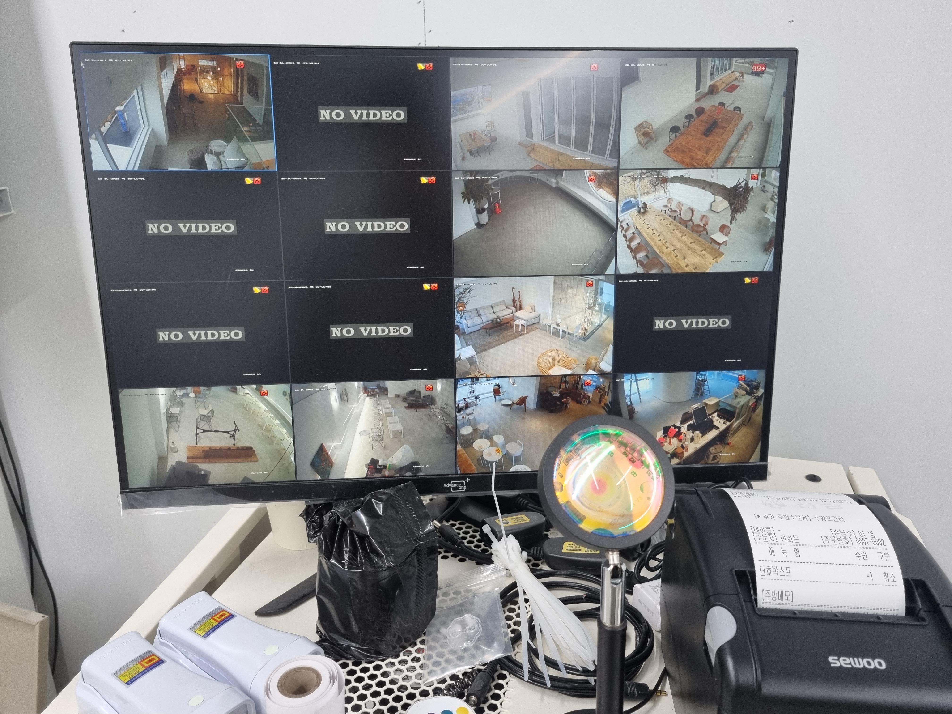  전주 익산 cctv 16체널 스피커 14개 작업 분위기 있는 커피솝 lenotre 작업했어요.
