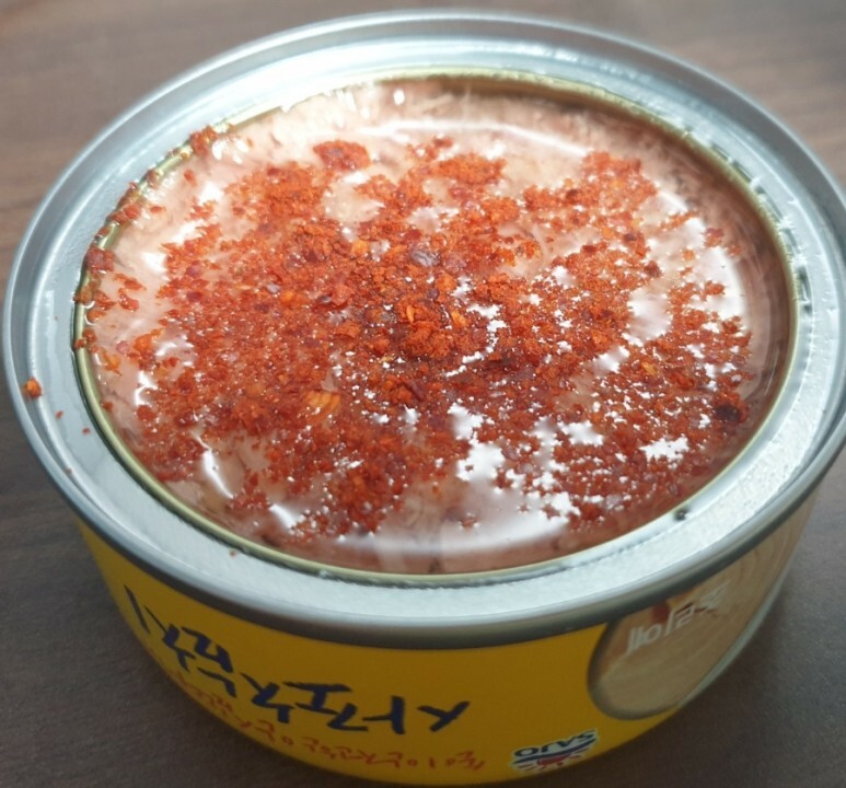  낚시 도구집서 먹은 참치캔