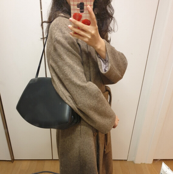 아카이브앱크 가방 착용한 모습